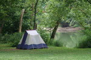 camping scene ob river